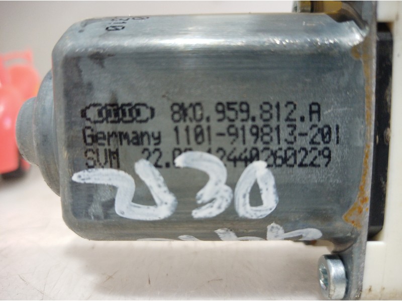 Recambio de motor elevalunas trasero derecho para skoda suberb (3t4) exclusive 4x4 referencia OEM IAM 8K0959812A 8K0959812A 8K09