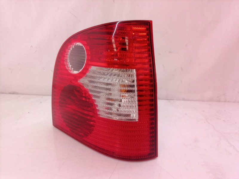 Recambio de piloto trasero derecho para volkswagen polo (9n1) highline referencia OEM IAM   