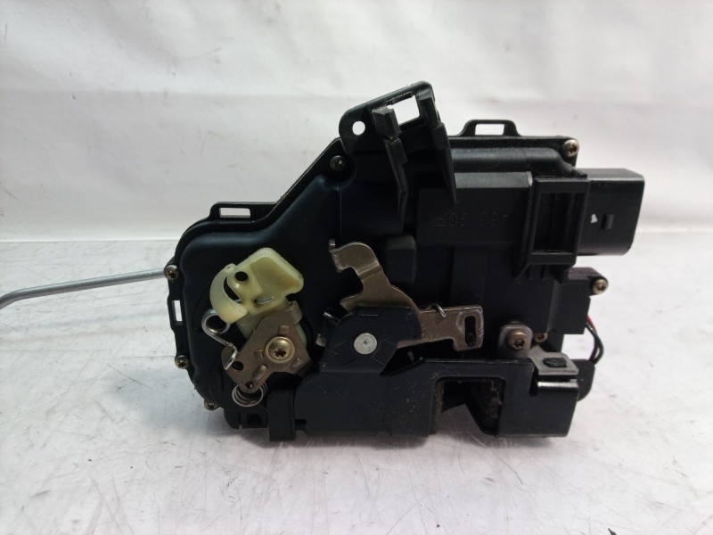 Recambio de cerradura puerta delantera izquierda para audi a4 berlina (8e) 1.9 tdi (96kw) referencia OEM IAM 4B1837015G 4B183701
