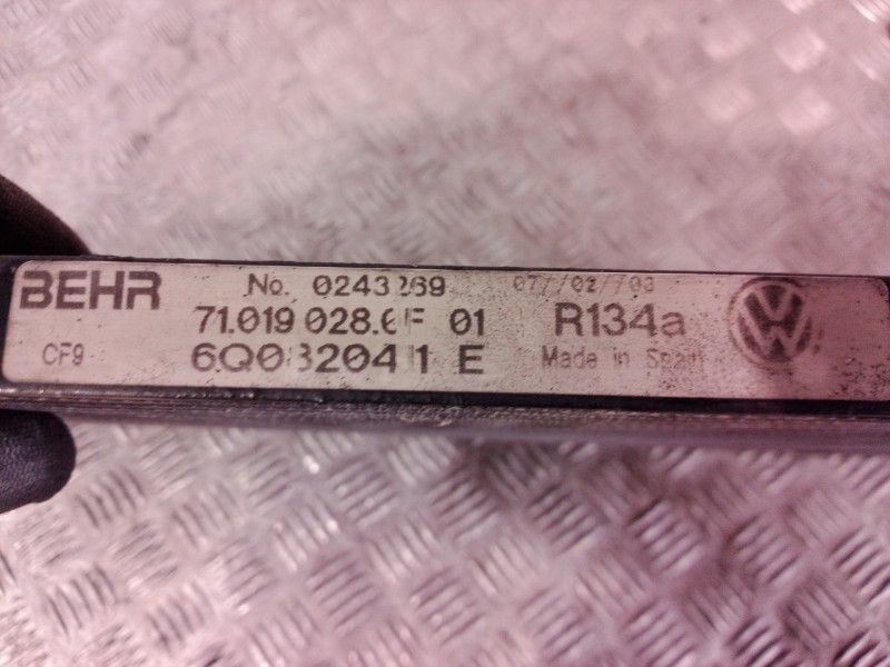 Recambio de condensador / radiador aire acondicionado para volkswagen polo (9n1) trendline referencia OEM IAM 6Q0820411 6Q082041