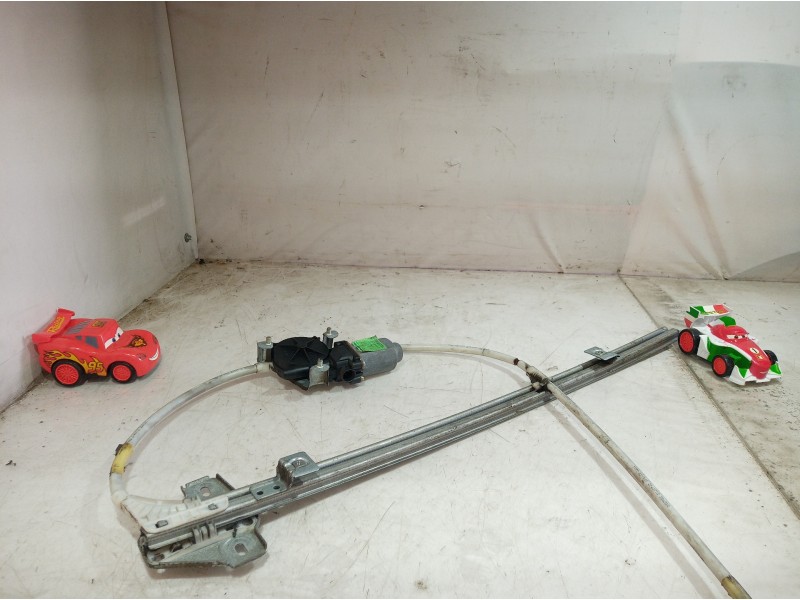 Recambio de elevalunas delantero izquierdo para renault master referencia OEM IAM 400739 400739 400739