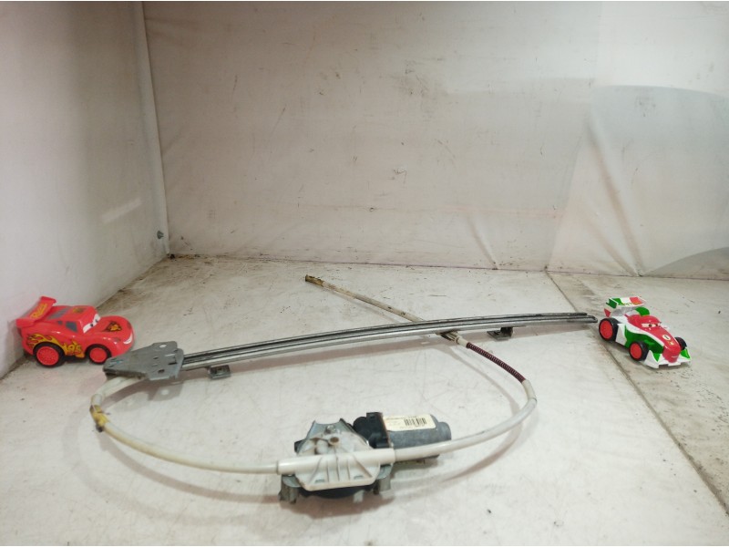 Recambio de elevalunas delantero izquierdo para renault master referencia OEM IAM 400739 400739 400739