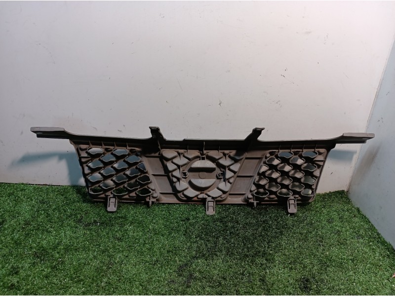 Recambio de rejilla delantera para nissan x-trail (t30) comfort referencia OEM IAM 62310EQ303 62310EQ303 62310EQ303