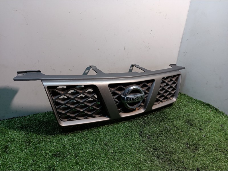 Recambio de rejilla delantera para nissan x-trail (t30) comfort referencia OEM IAM 62310EQ303 62310EQ303 62310EQ303