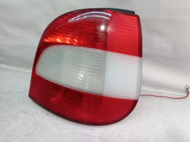 Recambio de piloto trasero derecho para renault scenic (ja..) 1.9 dci authentique referencia OEM IAM 7700428055  