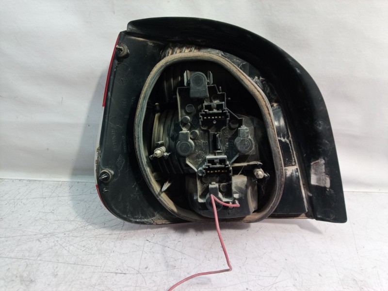 Recambio de piloto trasero derecho para renault scenic (ja..) 1.9 dci authentique referencia OEM IAM 7700428055  