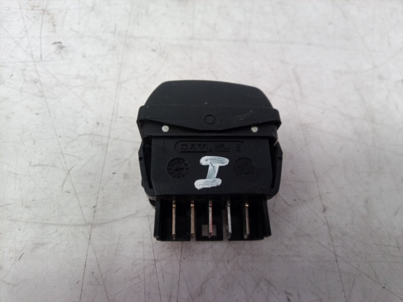 Recambio de mando elevalunas trasero izquierdo para citroën xsara picasso 1.6 hdi 90 sx referencia OEM IAM   