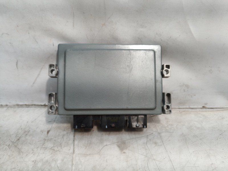 Recambio de centralita motor uce para renault twingo 1.2 16v referencia OEM IAM 8201076690 8200700695 S120200117A