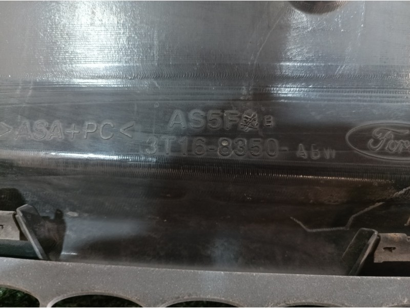 Recambio de rejilla delantera para ford transit connect (tc7) referencia OEM IAM 3T168350 3T168350 3T168350