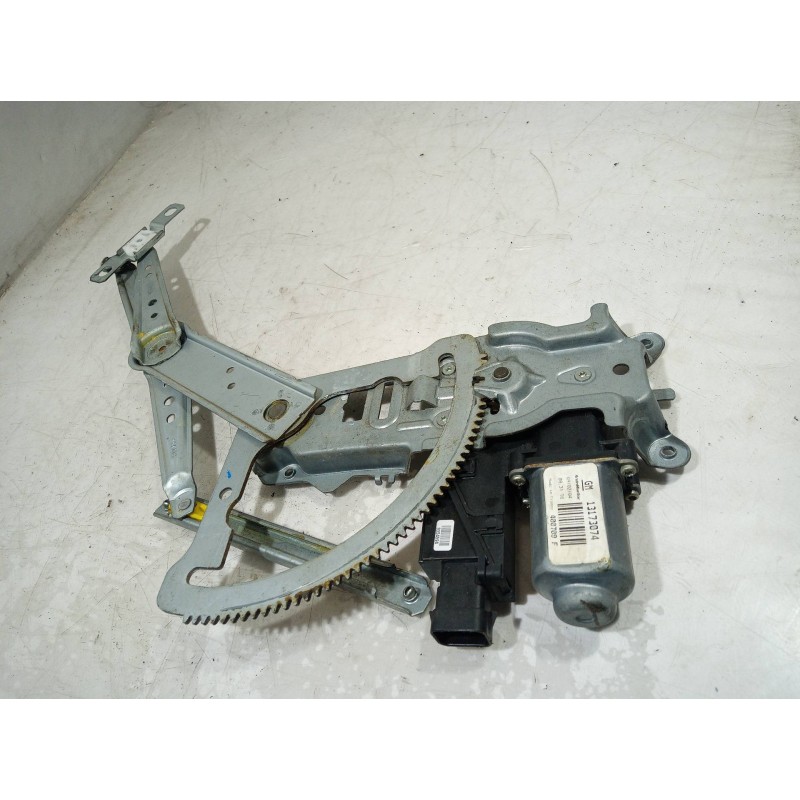 Recambio de elevalunas delantero derecho para opel corsa c sri referencia OEM IAM 13173074 13173074 13173074