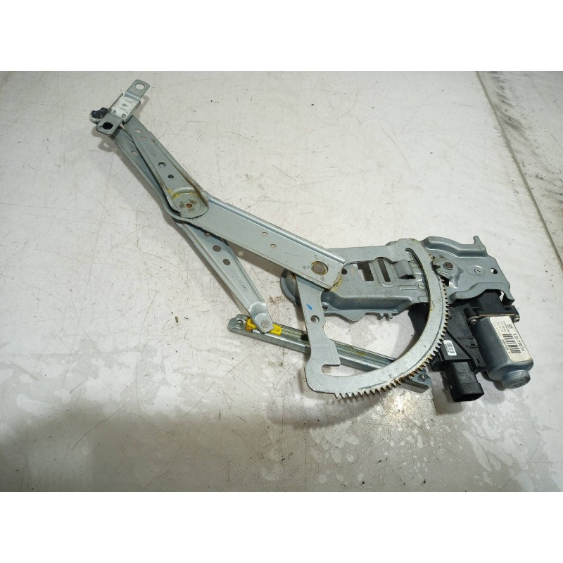 Recambio de elevalunas delantero derecho para opel corsa c sri referencia OEM IAM 13173074 13173074 13173074