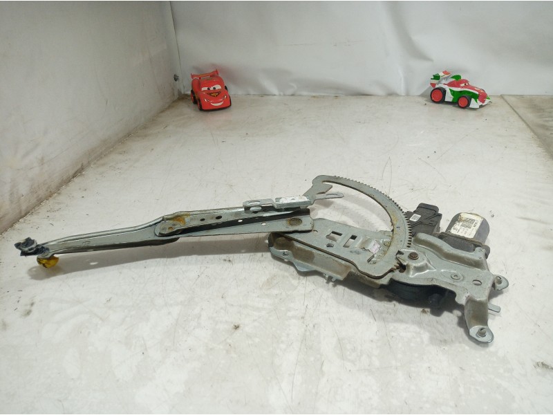 Recambio de elevalunas delantero izquierdo para opel corsa c sri referencia OEM IAM 13173067 13173067 13173067
