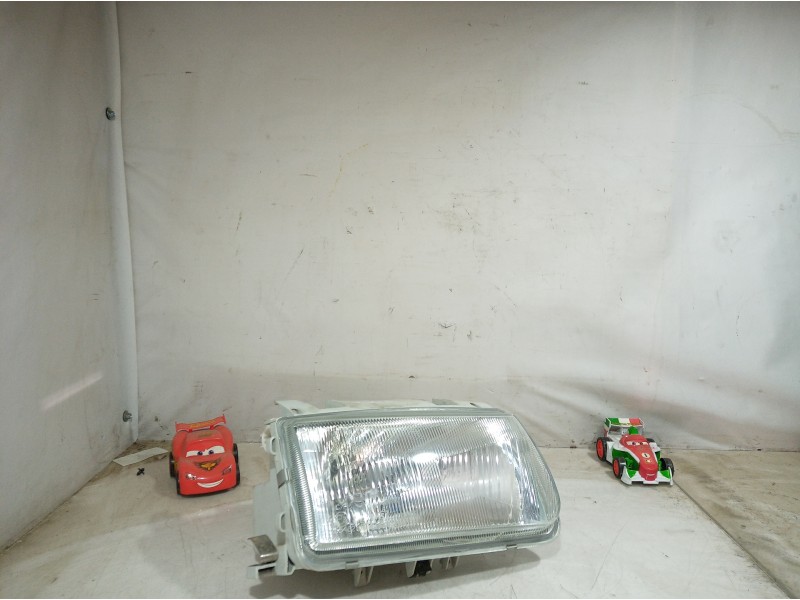 Recambio de faro derecho para volkswagen polo berlina (6n1) air referencia OEM IAM 084411123 084411123 084411123