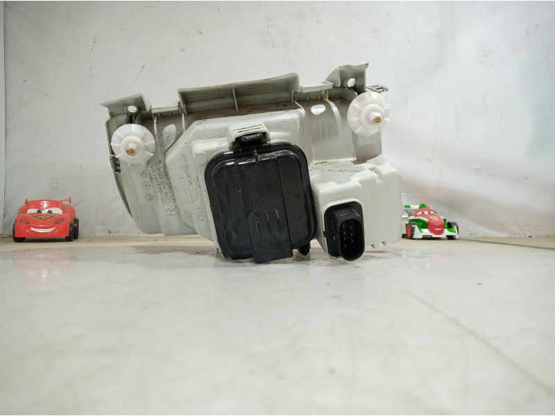 Recambio de faro derecho para volkswagen polo berlina (6n1) air referencia OEM IAM 084411123 084411123 084411123