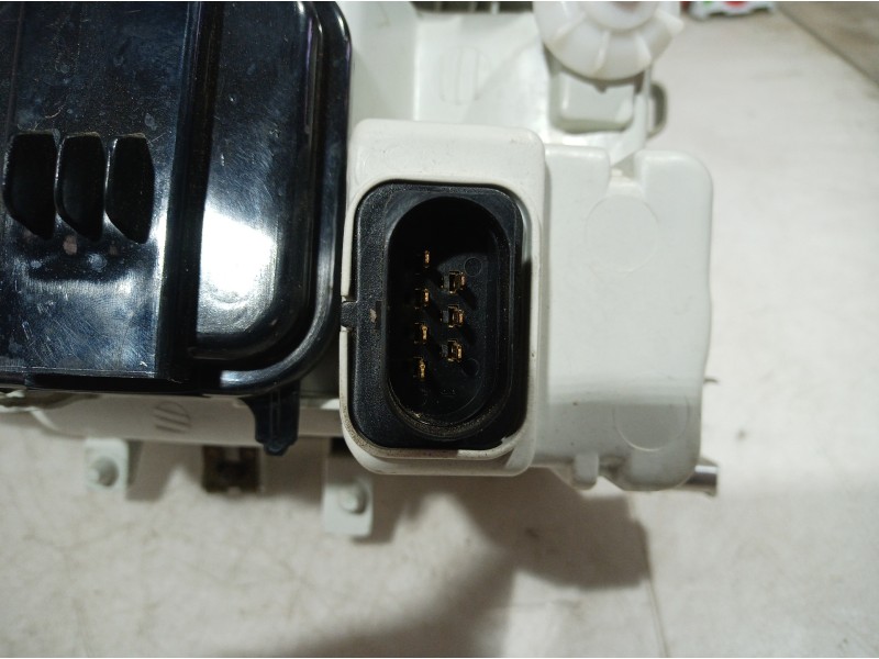 Recambio de faro derecho para volkswagen polo berlina (6n1) air referencia OEM IAM 084411123 084411123 084411123