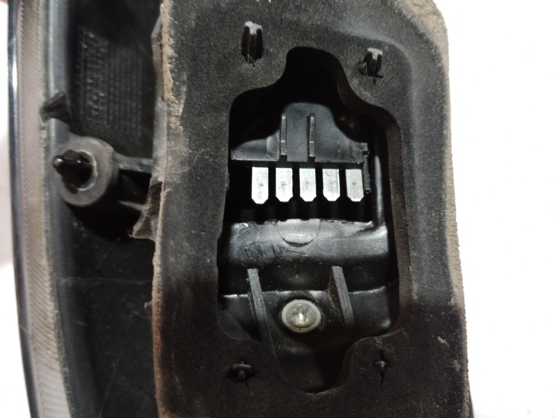 Recambio de piloto trasero derecho para opel corsa c sri referencia OEM IAM 24457236 24457236 24457236