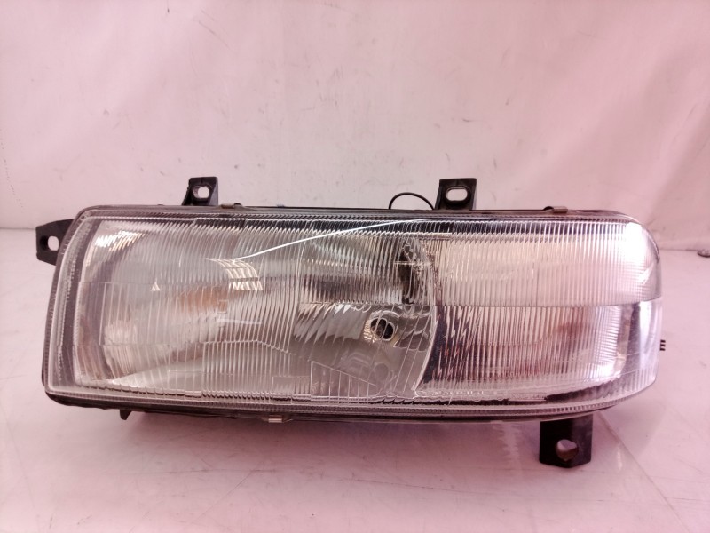Recambio de faro izquierdo para renault master desde ´98 referencia OEM IAM   