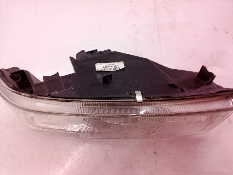 Recambio de faro izquierdo para renault master desde ´98 referencia OEM IAM   