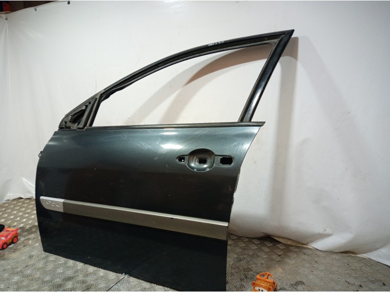Recambio de puerta delantera izquierda para renault megane ii classic berlina confort authentique referencia OEM IAM   
