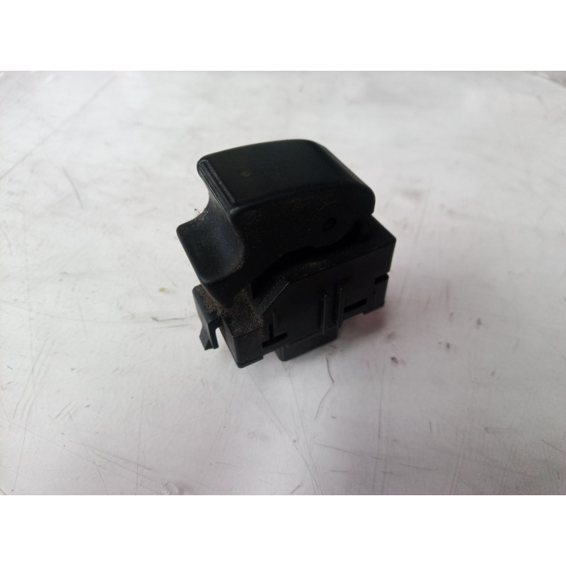 Recambio de mando elevalunas delantero derecho para toyota corolla (e12) 1.4 d-4d luna compact referencia OEM IAM 84810 84810 84