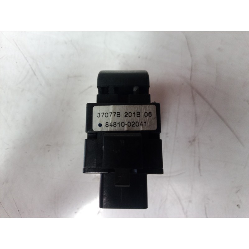Recambio de mando elevalunas delantero derecho para toyota corolla (e12) 1.4 d-4d luna compact referencia OEM IAM 84810 84810 84