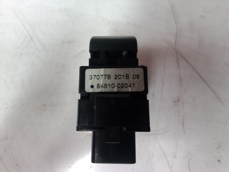 Recambio de mando elevalunas delantero derecho para toyota corolla (e12) 1.4 d-4d luna compact referencia OEM IAM 84810 84810 84