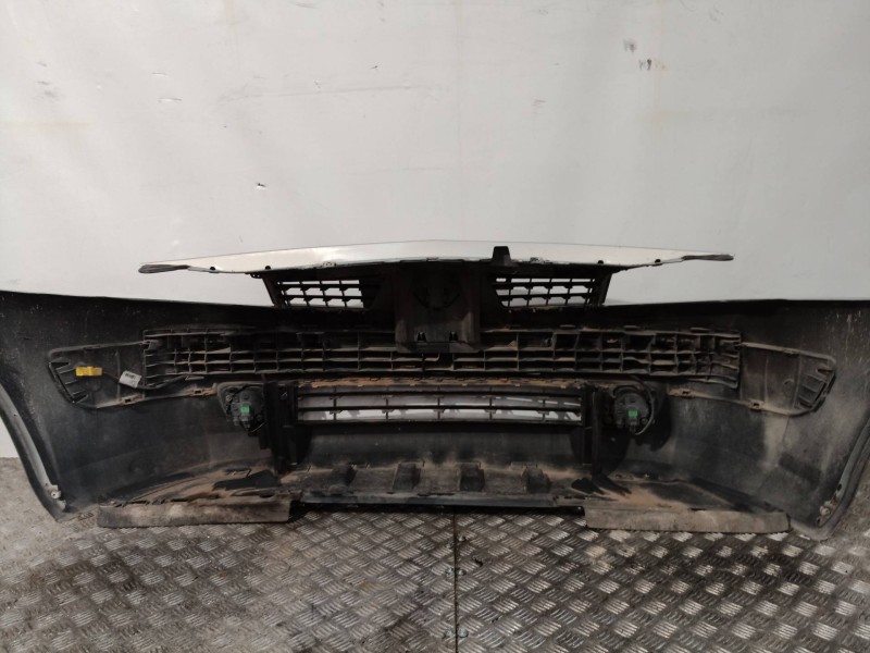 Recambio de paragolpes delantero para renault megane ii berlina 5p confort authentique referencia OEM IAM   