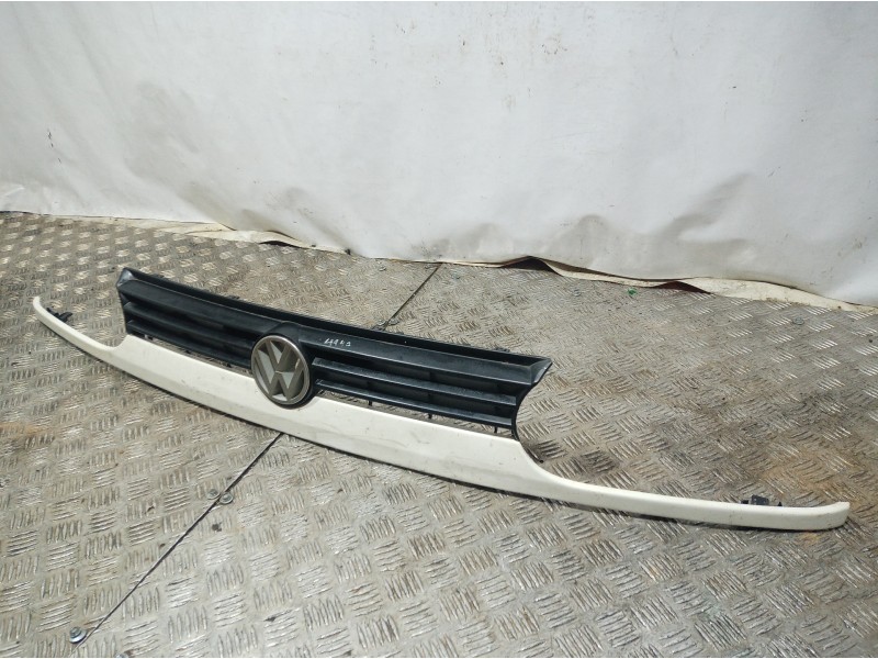 Recambio de rejilla delantera para volkswagen golf iii berlina (1h1) 1.4 referencia OEM IAM   