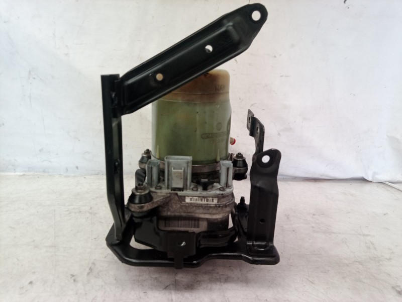 Recambio de bomba direccion para ford focus berlina (cap) ambiente (d) referencia OEM IAM 4M513K514BD 4M513K514BD 4M513K514