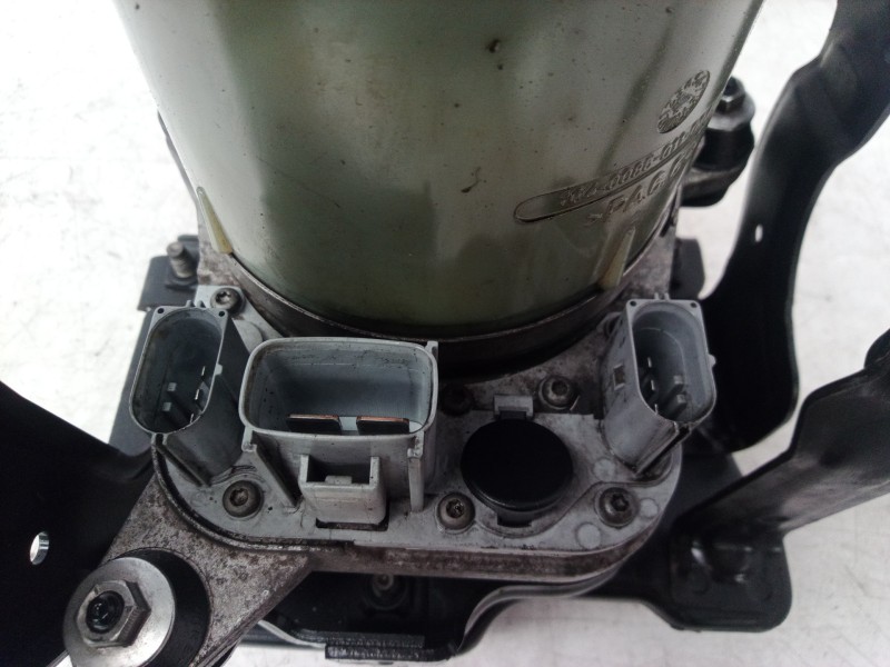 Recambio de bomba direccion para ford focus berlina (cap) ambiente (d) referencia OEM IAM 4M513K514BD 4M513K514BD 4M513K514