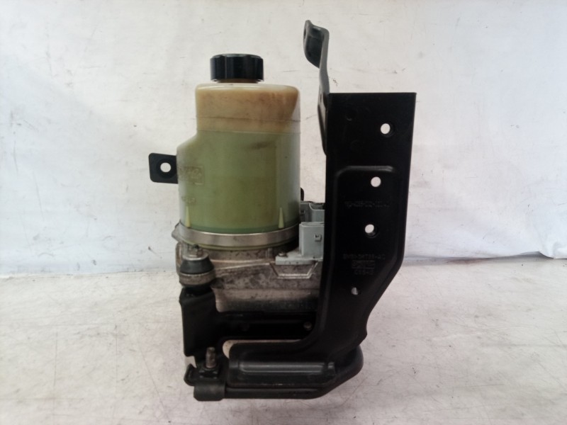 Recambio de bomba direccion para ford focus berlina (cap) ambiente (d) referencia OEM IAM 4M513K514BD 4M513K514BD 4M513K514