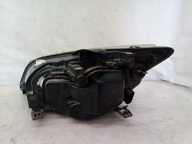 Recambio de faro derecho para ford focus berlina (cap) ambiente (d) referencia OEM IAM 1480979 1480979 1480979