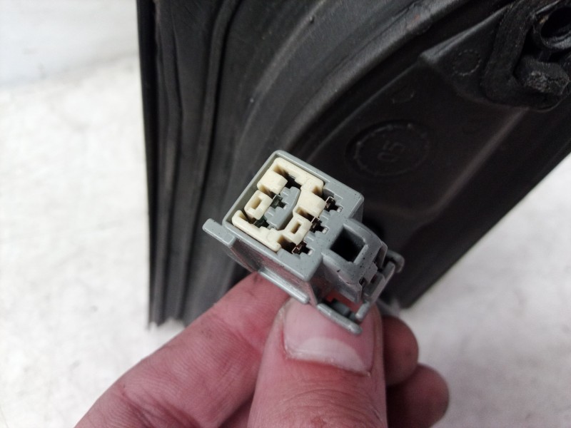 Recambio de retrovisor derecho para ford focus berlina (cap) ambiente (d) referencia OEM IAM 1373380 1373380 1373380