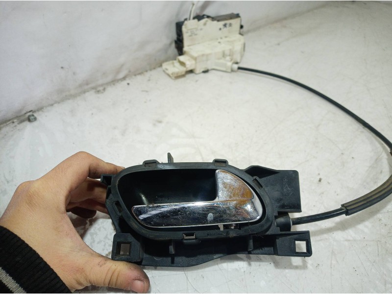 Recambio de cerradura puerta delantera derecha para peugeot 407 sport referencia OEM IAM 45387095 45387095 45387095