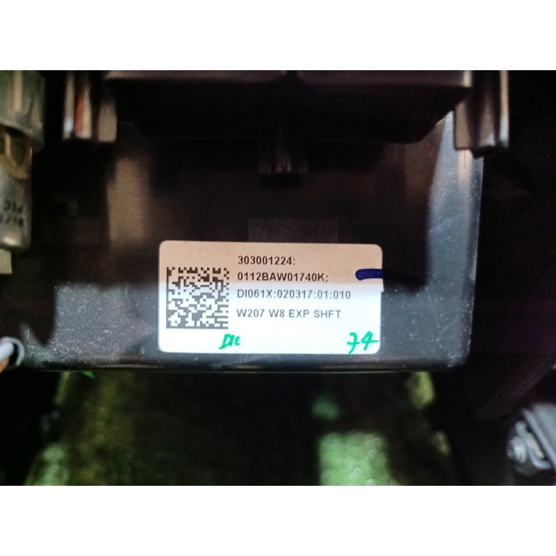 Recambio de consola central tras. para mahindra xuv 500 xuv 500 fwd w6 referencia OEM IAM 303001224 0112BAW00620K 304103302