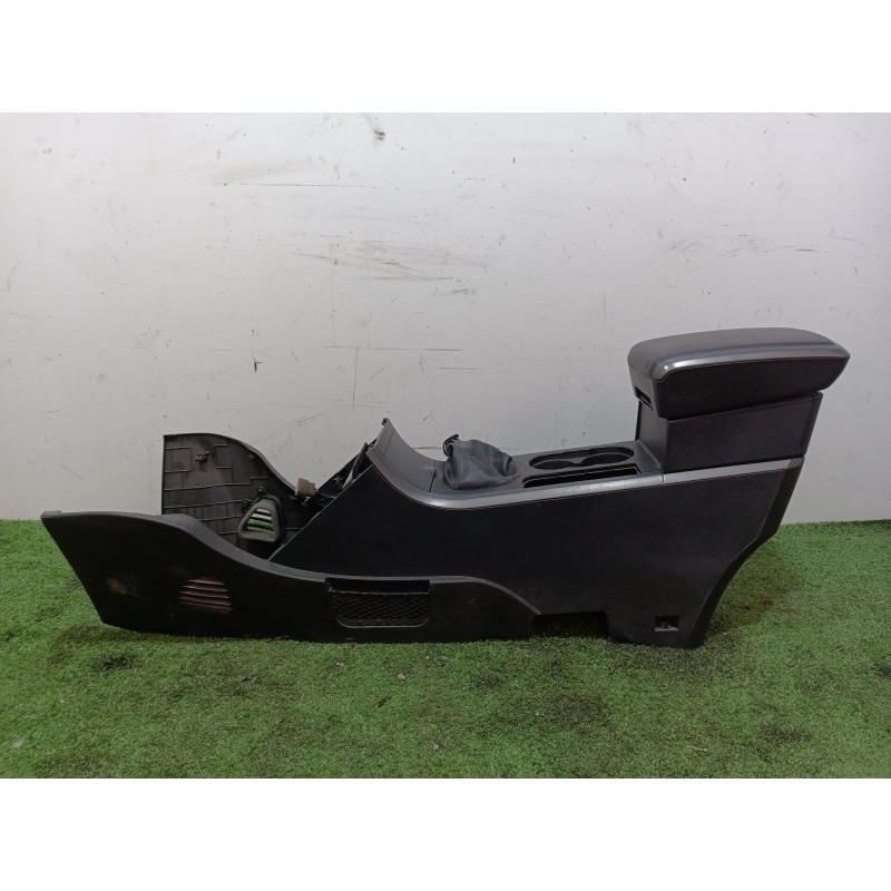 Recambio de consola central tras. para mahindra xuv 500 xuv 500 fwd w6 referencia OEM IAM 303001224 0112BAW00620K 304103302