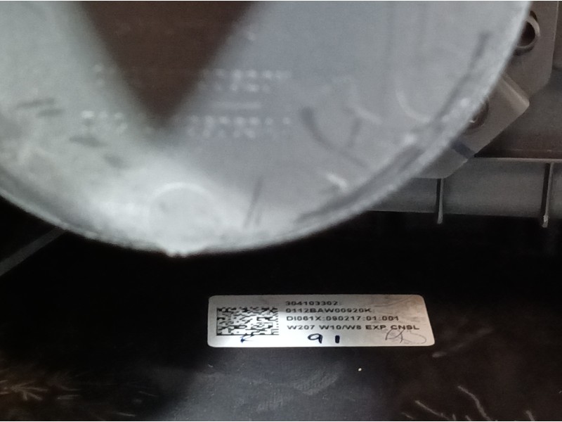 Recambio de consola central tras. para mahindra xuv 500 xuv 500 fwd w6 referencia OEM IAM 303001224 0112BAW00620K 304103302