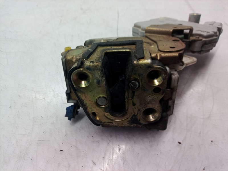 Recambio de cerradura puerta delantera izquierda para nissan terrano/terrano.ii (r20) elegance referencia OEM IAM 893530F600  