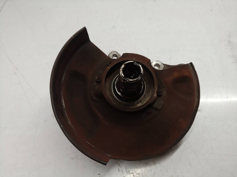 Recambio de mangueta delantera izquierda para nissan terrano/terrano.ii (r20) elegance referencia OEM IAM   