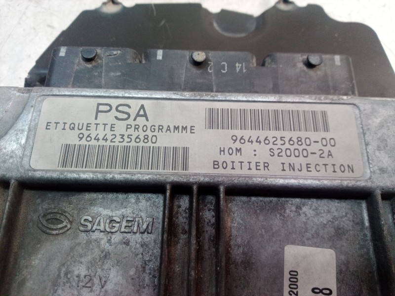 Recambio de centralita motor uce para peugeot 206 berlina e-music referencia OEM IAM 9644235680 9644235680 21647072