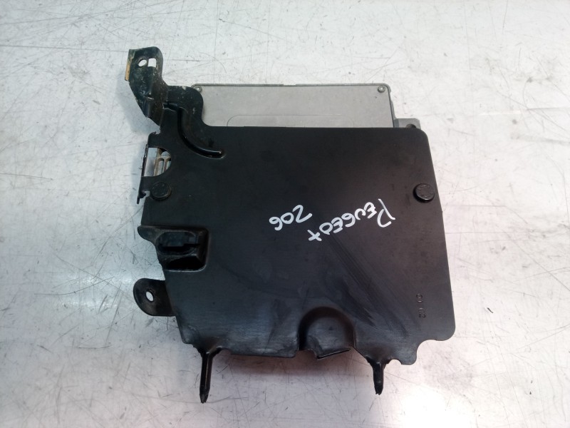 Recambio de centralita motor uce para peugeot 206 berlina e-music referencia OEM IAM 9644235680 9644235680 21647072
