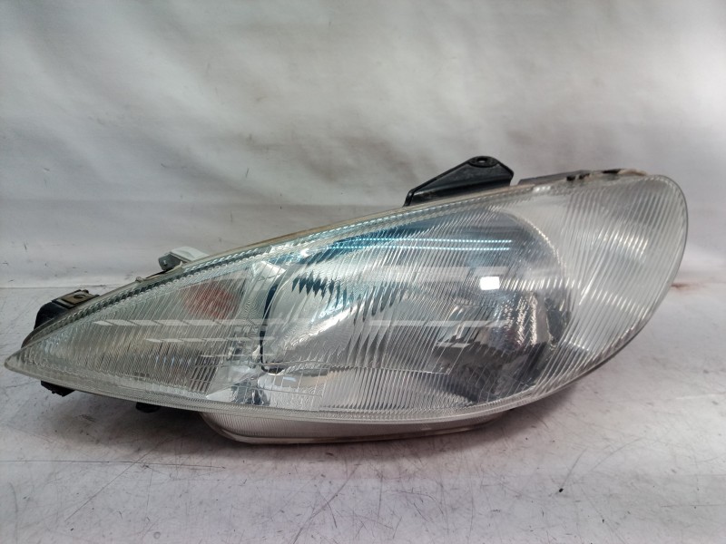 Recambio de faro izquierdo para peugeot 206 berlina e-music referencia OEM IAM 9640559580 9640559580 9640559580