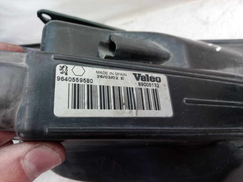 Recambio de faro izquierdo para peugeot 206 berlina e-music referencia OEM IAM 9640559580 9640559580 9640559580