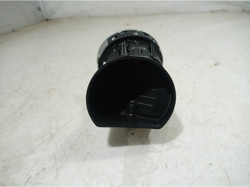 Recambio de rejilla aireadora para peugeot 5008 active referencia OEM IAM Y05201 Y05201 Y05201