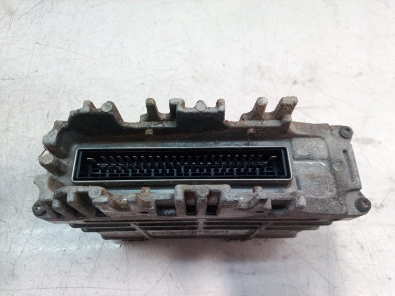 Recambio de centralita motor uce para seat ibiza (6k) básico referencia OEM IAM 6K0906027 6K0906027 0261204593