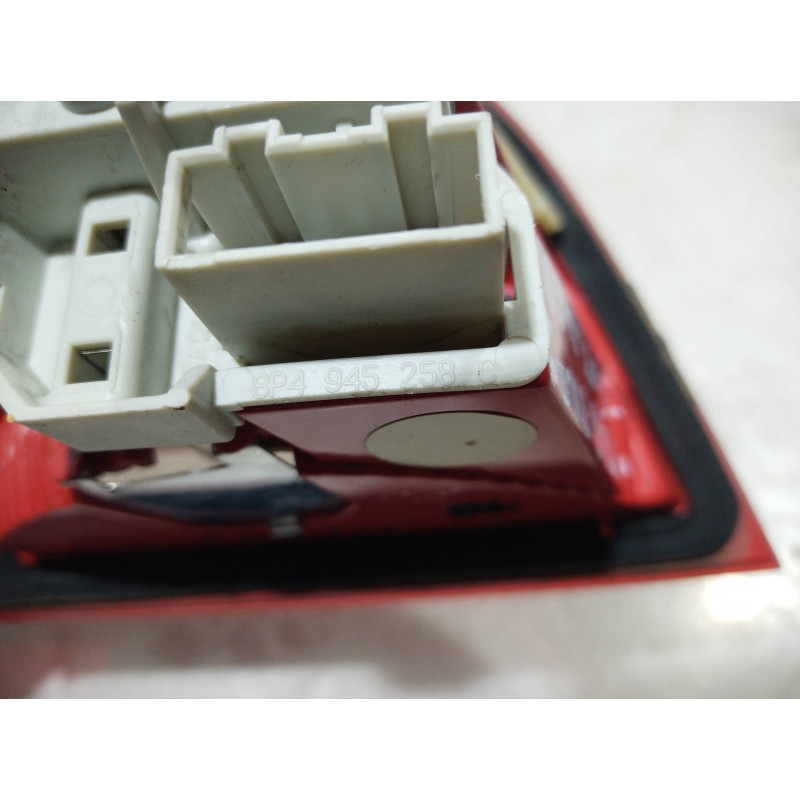 Recambio de piloto trasero derecho interior para audi a3 sportback (8p) 1.9 tdi attraction referencia OEM IAM 8P4945258 8P494525