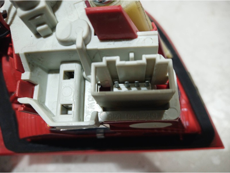 Recambio de piloto trasero derecho interior para audi a3 sportback (8p) 1.9 tdi attraction referencia OEM IAM 8P4945258 8P494525