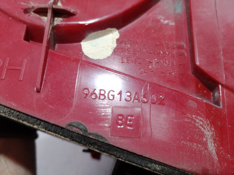 Recambio de piloto trasero derecho para ford mondeo berlina (gd) ambiente referencia OEM IAM 96BG13A602 96BG13A602 96BG13A602