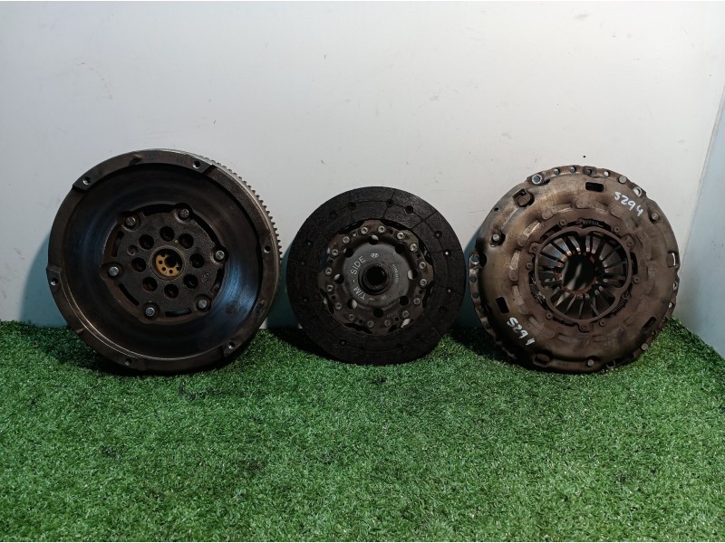 Recambio de kit embrague para kia cee´d emotion referencia OEM IAM 4110024720 4110024720 232002740