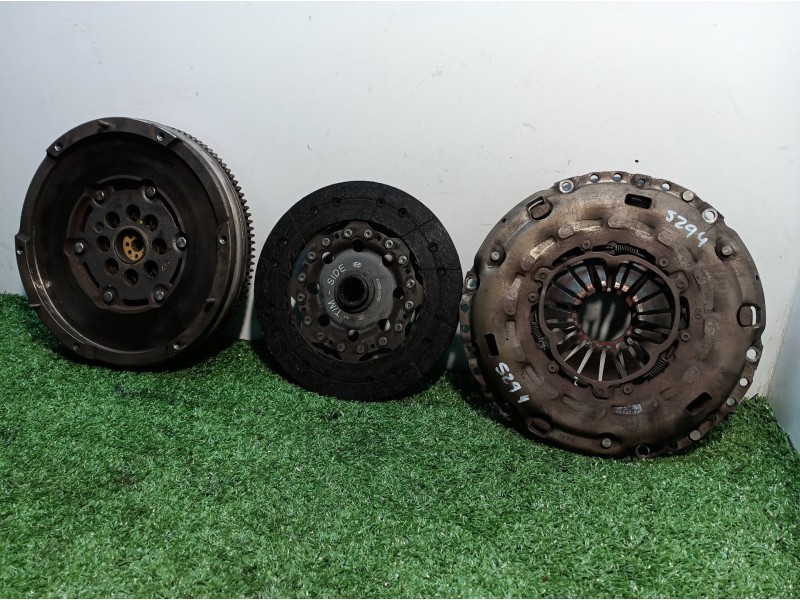 Recambio de kit embrague para kia cee´d emotion referencia OEM IAM 4110024720 4110024720 232002740